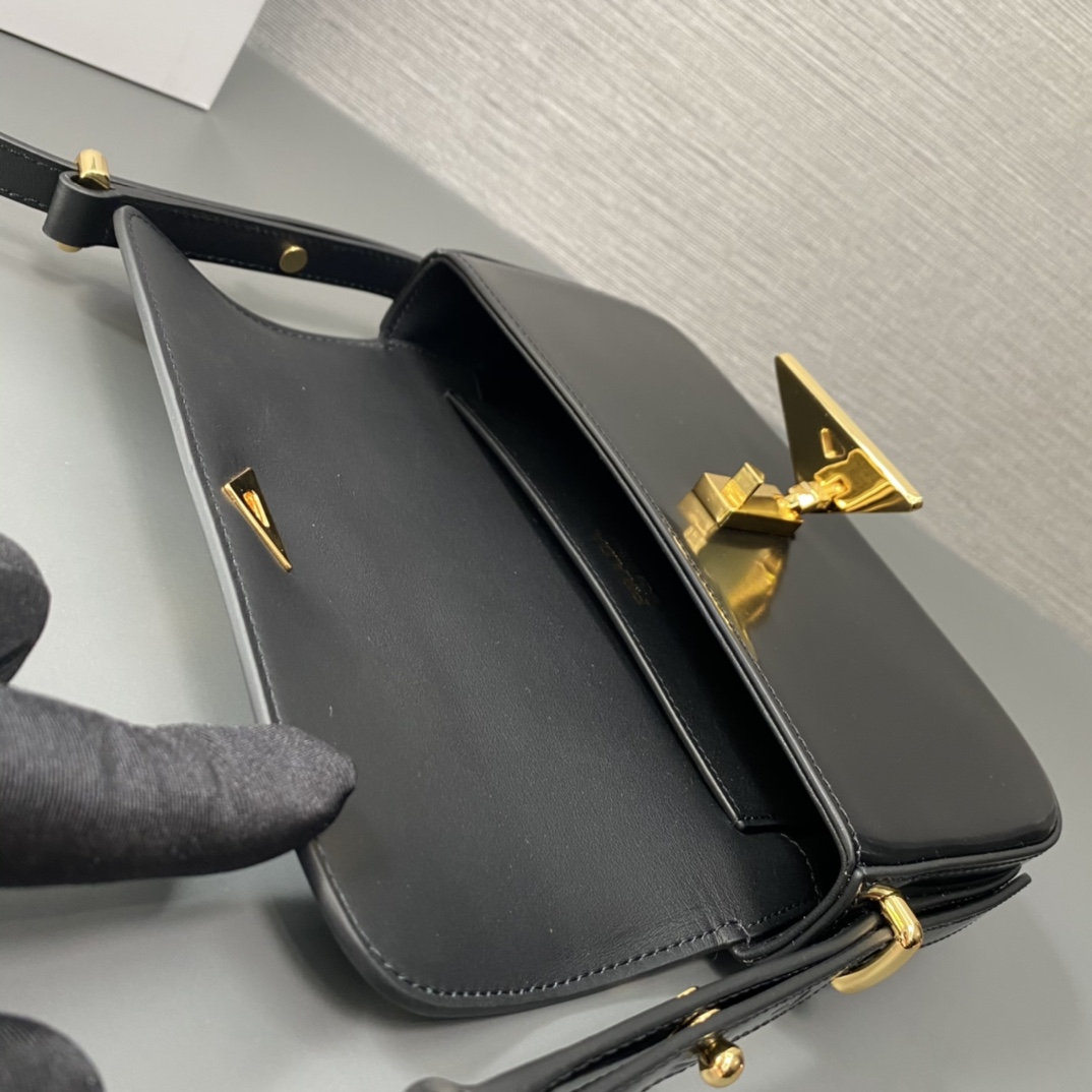 Prada Patent Leather Shoulder Bag With Flap Black 1BD339